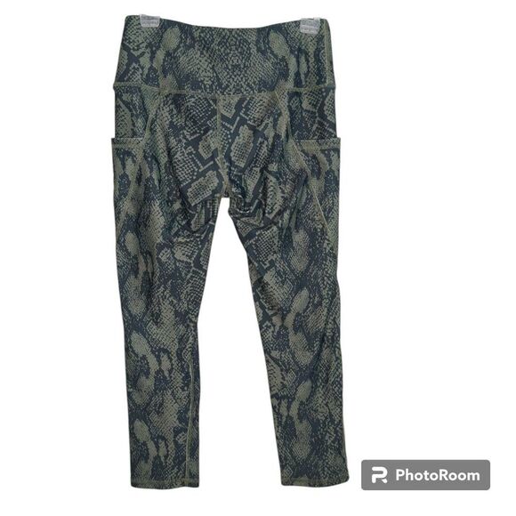 NOLI Active Green Python Snakeskin Print Cropped Yoga Leggings, Size M - Picture 3 of 8